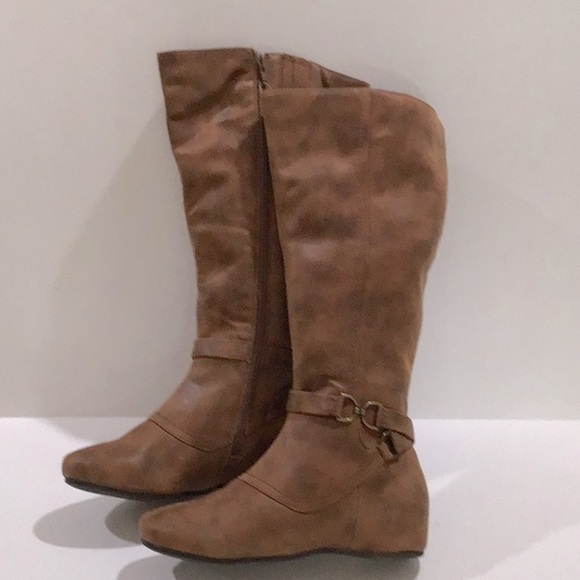 Vegan leather brown boots riding size 8.5 W man-made material - Picture 1 of 3